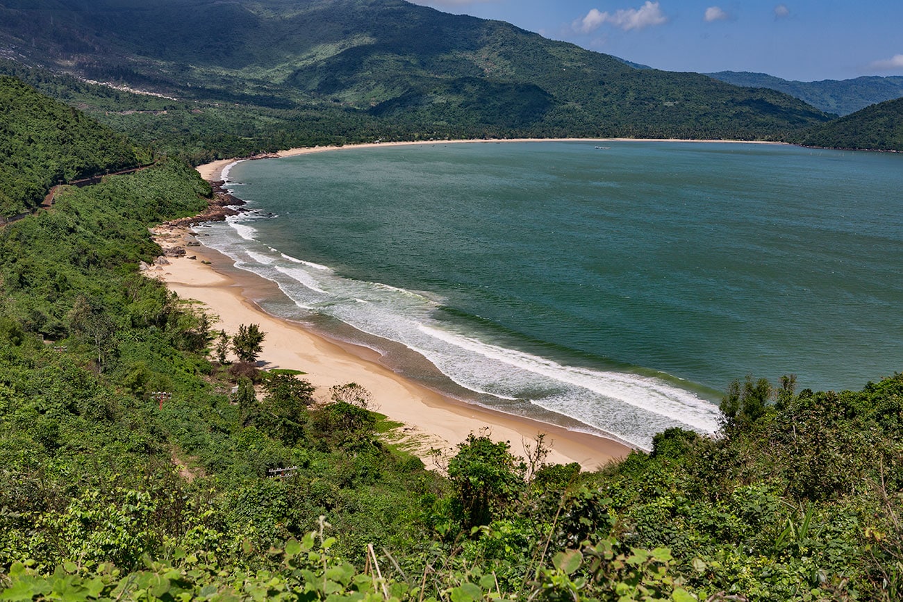 The bay of Liên Chiểu at the end of Da Nang