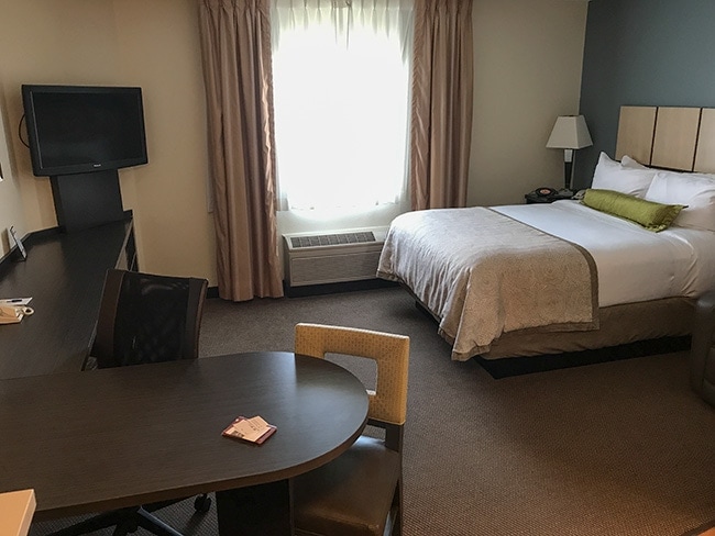The room at the Candlewood Suites in ‎⁨Libertyville⁩