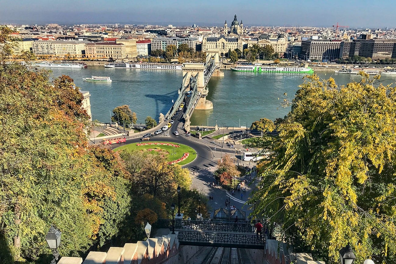 View down over the Széchenyi Chain Bridge