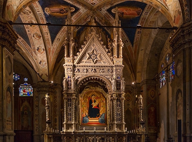 Inside the Chiesa e Museo di Orsanmichele